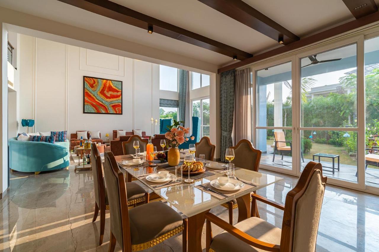 Stayvista At Serenity Farms With Pool, Lawn, Bonfire & Bbq Sohna Eksteriør billede